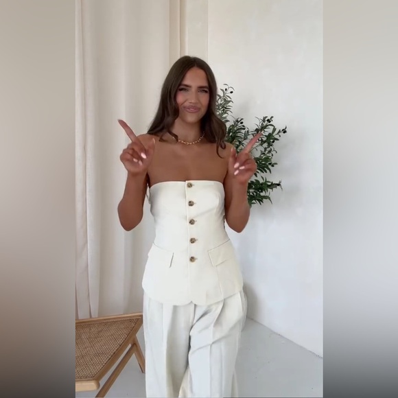 ZARA BUTTONED VEST TOP - Picture 9 of 17